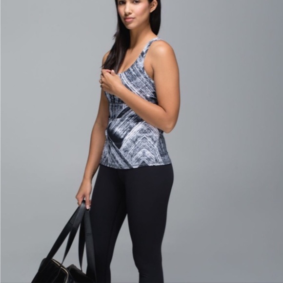 LULULEMON cross back tank heat wave black and white size 4 - Picture 3 of 14